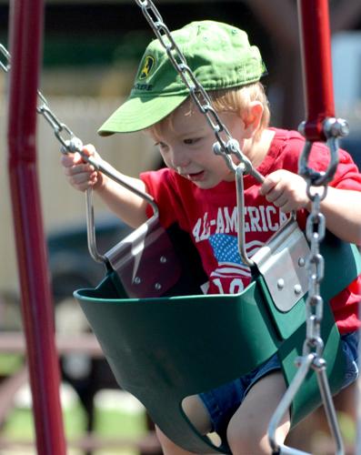 HJ - Playing on Swing