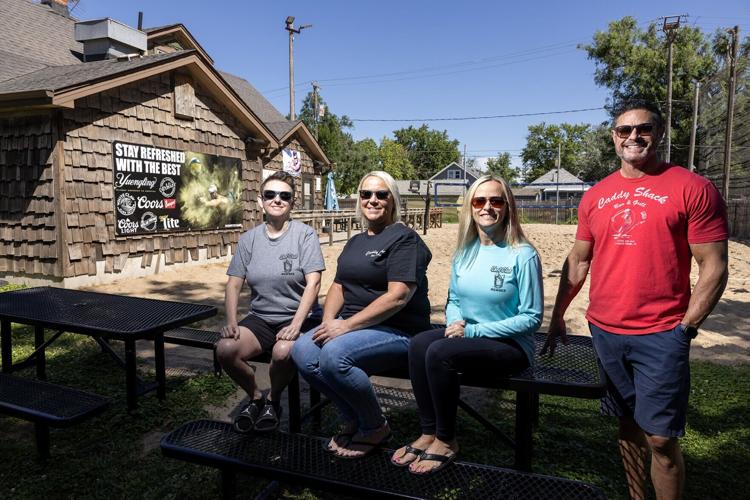 061826-cbn-news-eats-caddy-shack-p1
