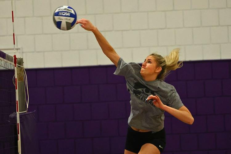 Iowa VBall at UNI Spring Tournament 8