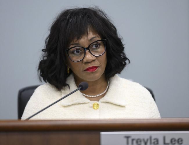 Treyla Lee, Sioux City Community School Board