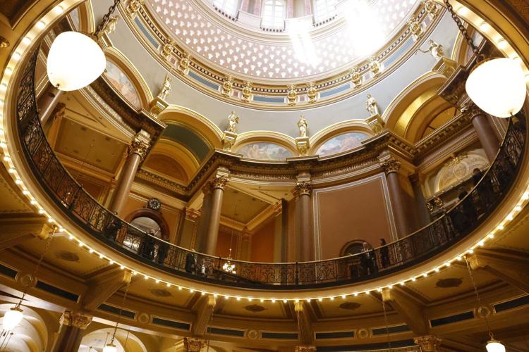 011226-qc-nws-iowastatecapitol 753.jpg
