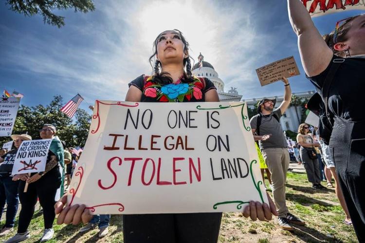US-NEWS-NO-KINGS-RALLY-DRAWS-THOUSANDS-5-SA.jpg