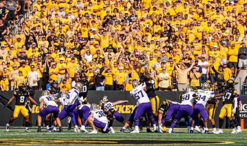 FBall Iowa vs. Wash 19
