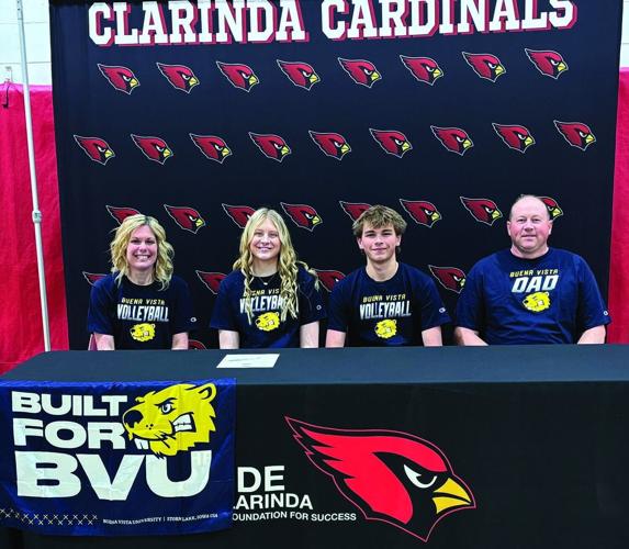 Carsen Wellhausen signs