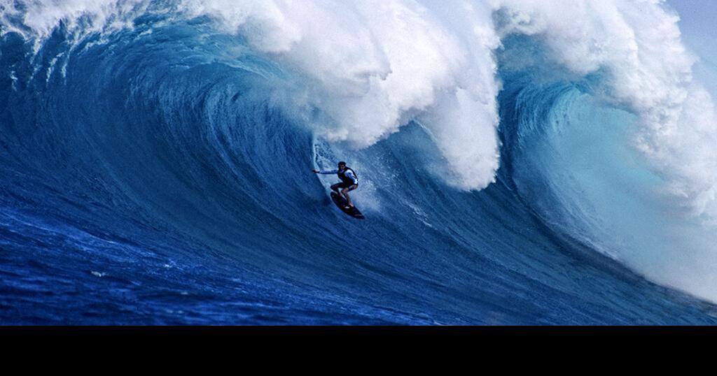FLUID DYNAMICS, The stunning ocean and surf photography of David Pu'u, Art & Culture