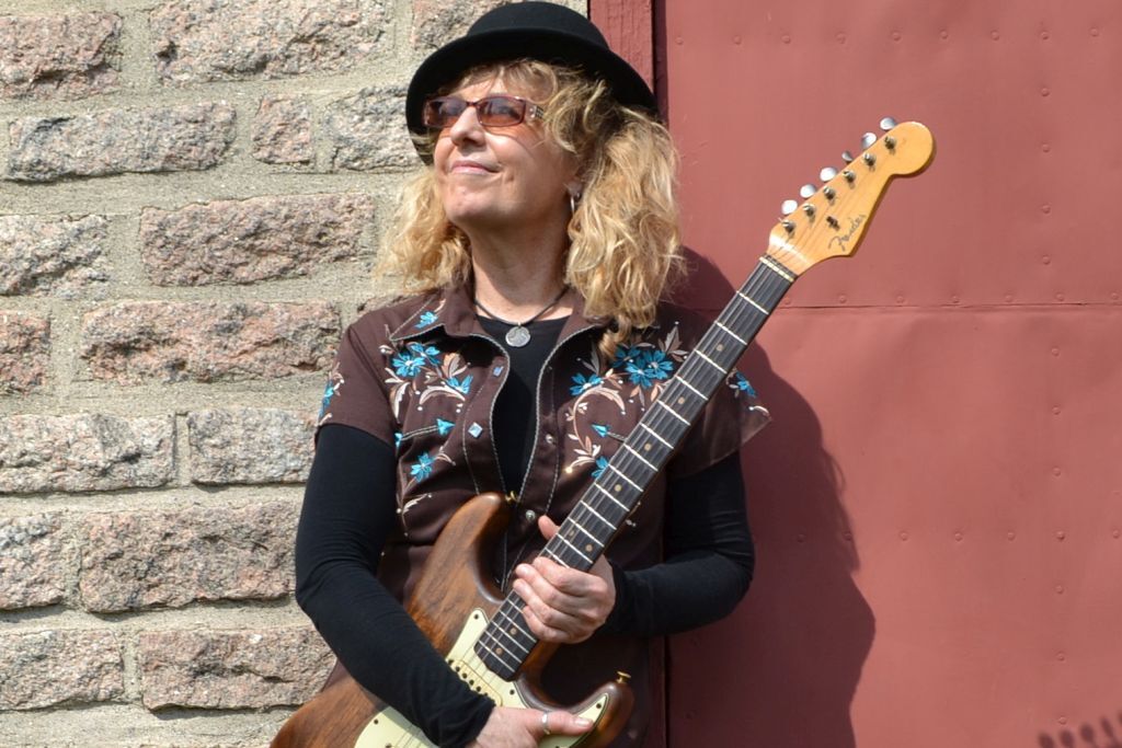LADY PLAYS THE BLUES | Acclaimed blues guitarist Debbie Davies