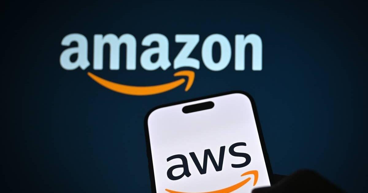 Amazon’s orthopedic flip-flops with over 11,500 five-star ratings are just $25