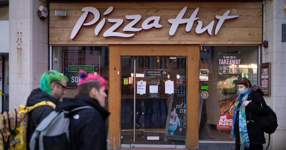 cardiff-wales-october-20-a-general-view-of-the-closed-pizza-hut-store-on-queen-street-on-october-20-2025-in-cardiff-wales-pizza-hut-is-to-close-68-restaurants-and-11-delivery-sites-in-the-uk-with-the-