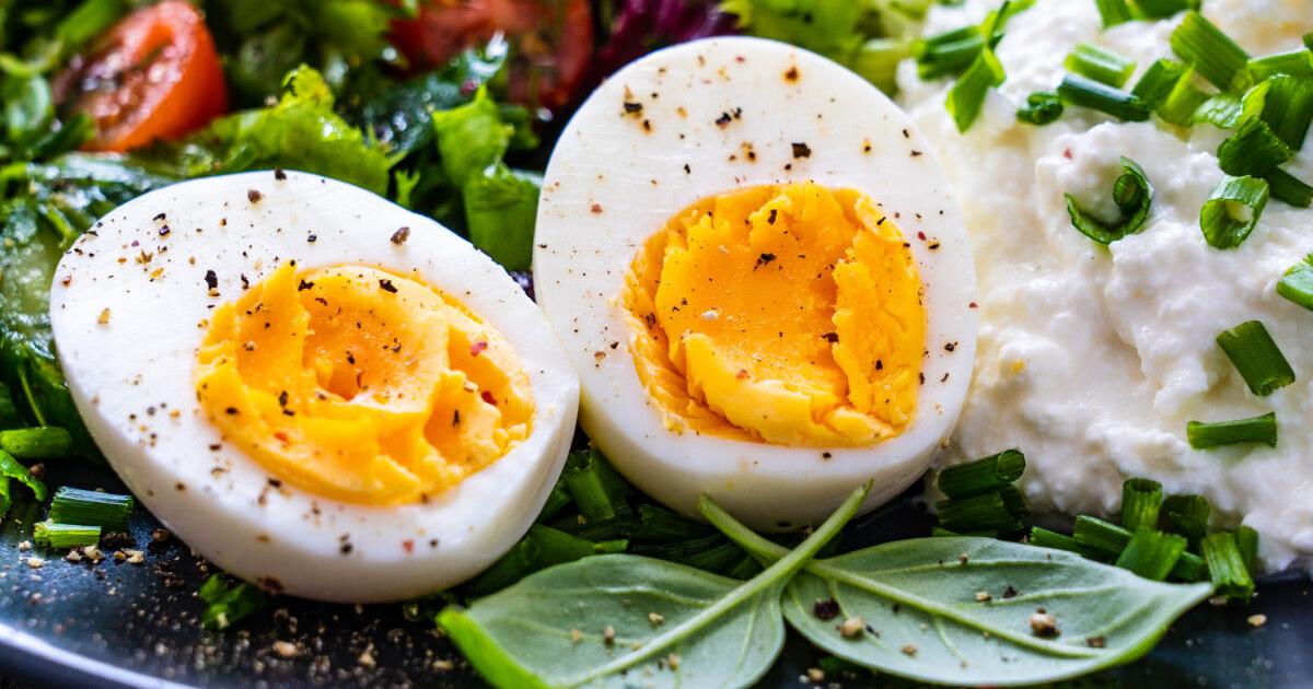 Which Is the Healthier High-Protein Snack—Hard-Boiled Eggs or Cottage Cheese?