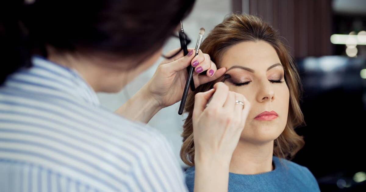 Makeup Artist Reveals How To Give Mature Eyes a 'Natural Lift' With 1 Key Product