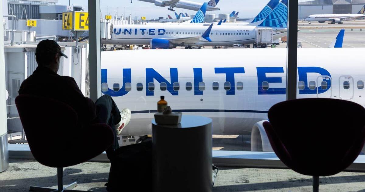 United Airlines braces travelers for a fare storm