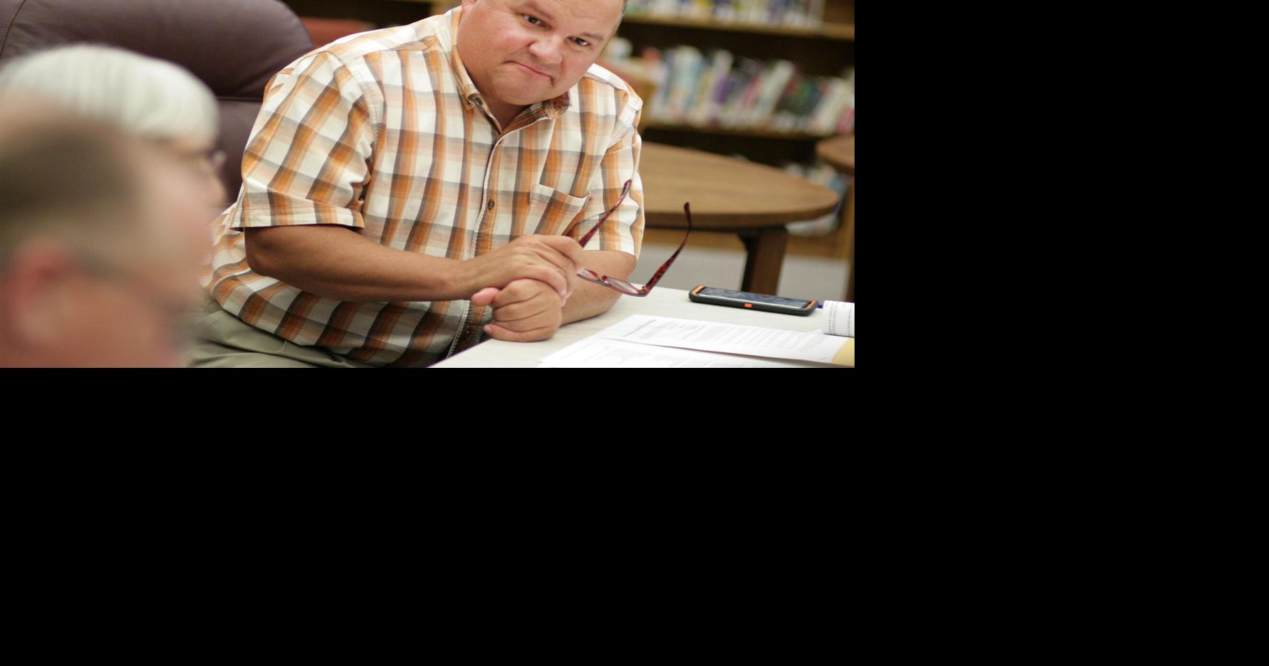 Danny Howe given three more years as middle school principal, one more ...