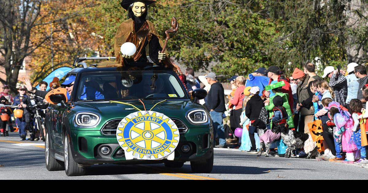 Shelburne Halloween Parade 2022 Community