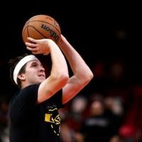 रीव्स के नियमित सीज़न से बाहर होने से लेकर्स की चोट का संकट गहरा गया है