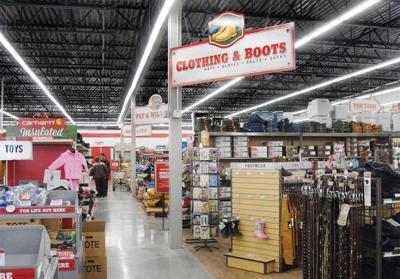 Tractor Supply Co Rolls Into Town Business News Vtcng Com
