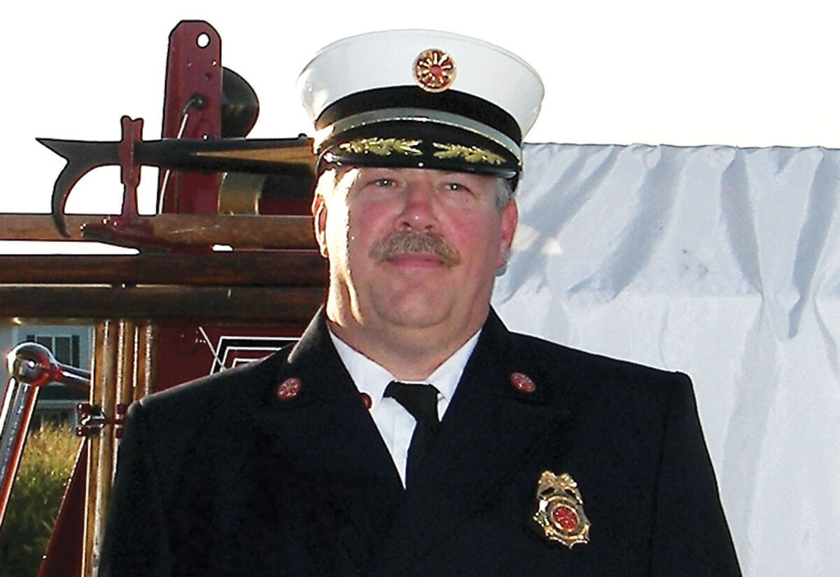 Town manager: Chief Barber retires, then changes mind - Vimarsana News