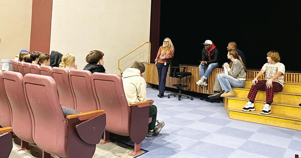 School choice students tour South Burlington High School campus ...