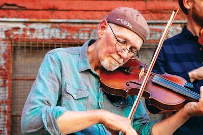 Farmers Night concert honors Pete Sutherland