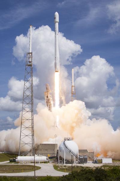 SpaceX launches satellites into orbit | Joe Science | wacotrib.com