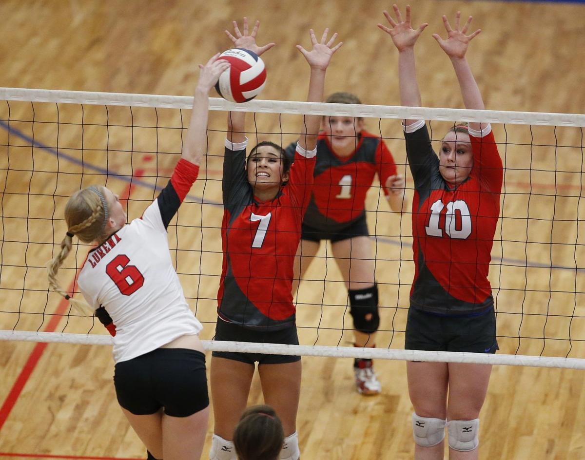 Lorena advances to regional volleyball semifinals, defeats Groesbeck 3