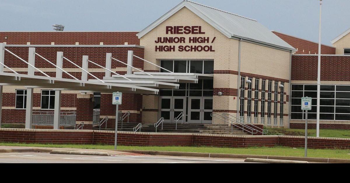 Mart PD to provide officer for Riesel schools under pact