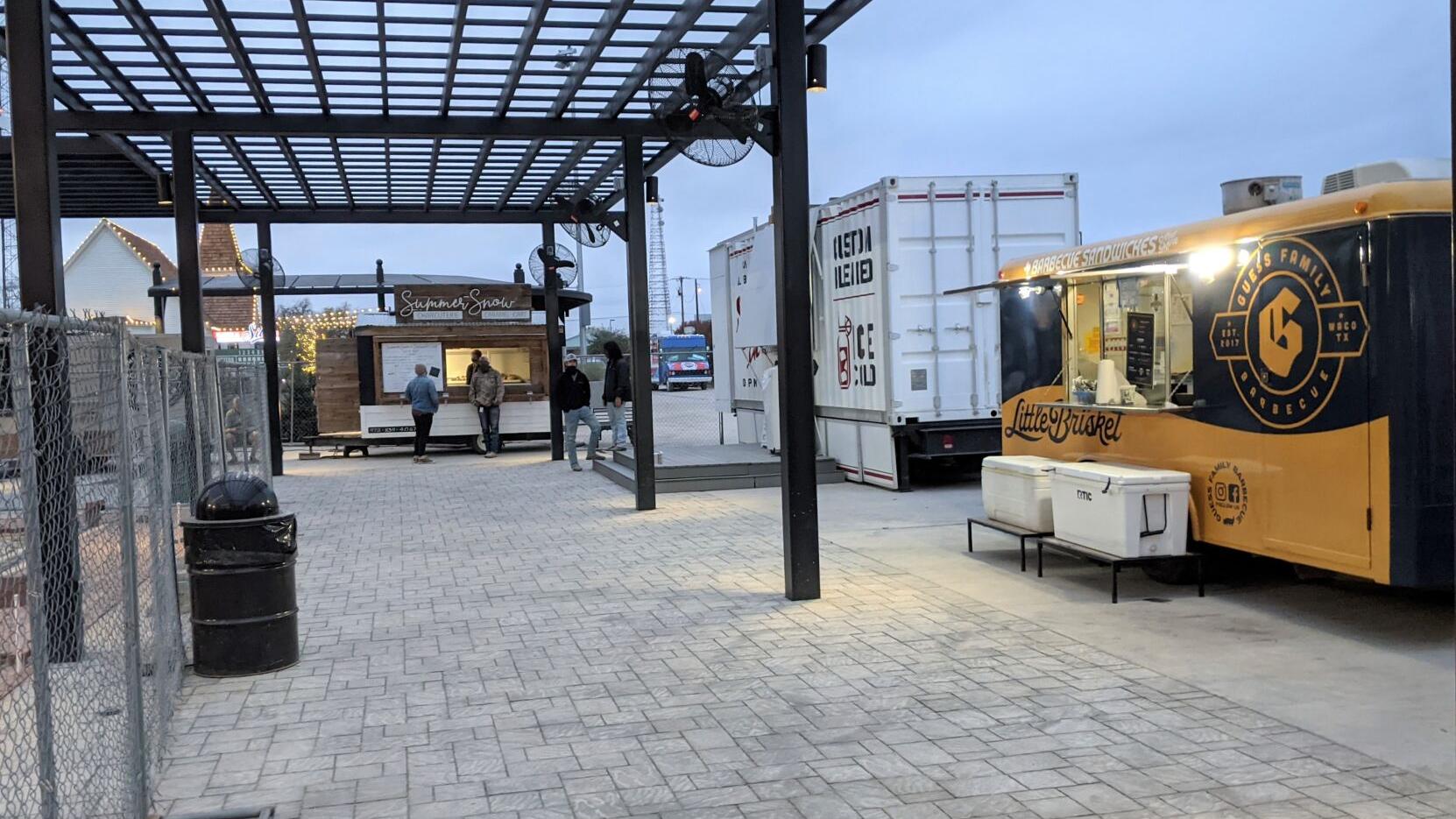 Mike Copeland: Food trucks back at Magnolia; Chicken Salad Chick; L&L Hawaiian Barbecue; H-E-B holiday series - Vimarsana News