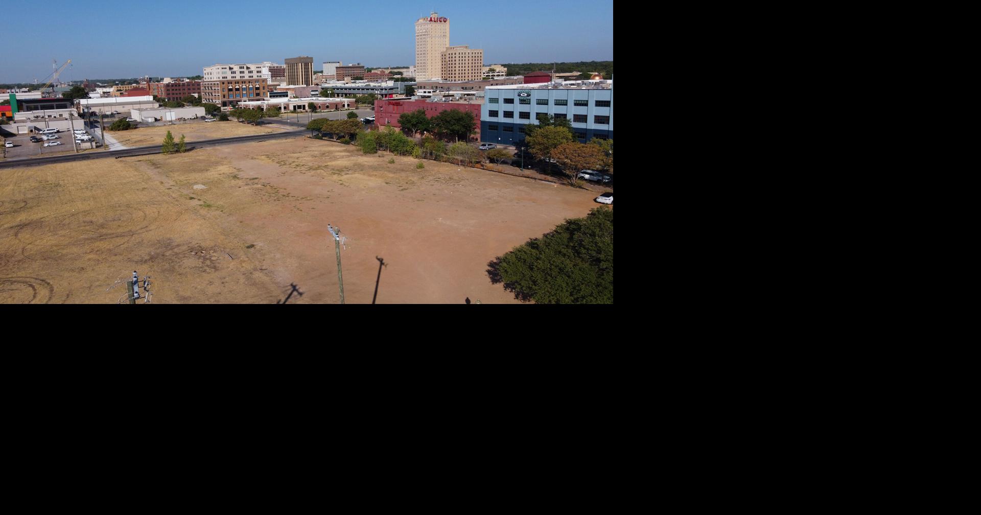 Mike Copeland HEB's new Wooded Acres look; Hyatt in downtown Waco