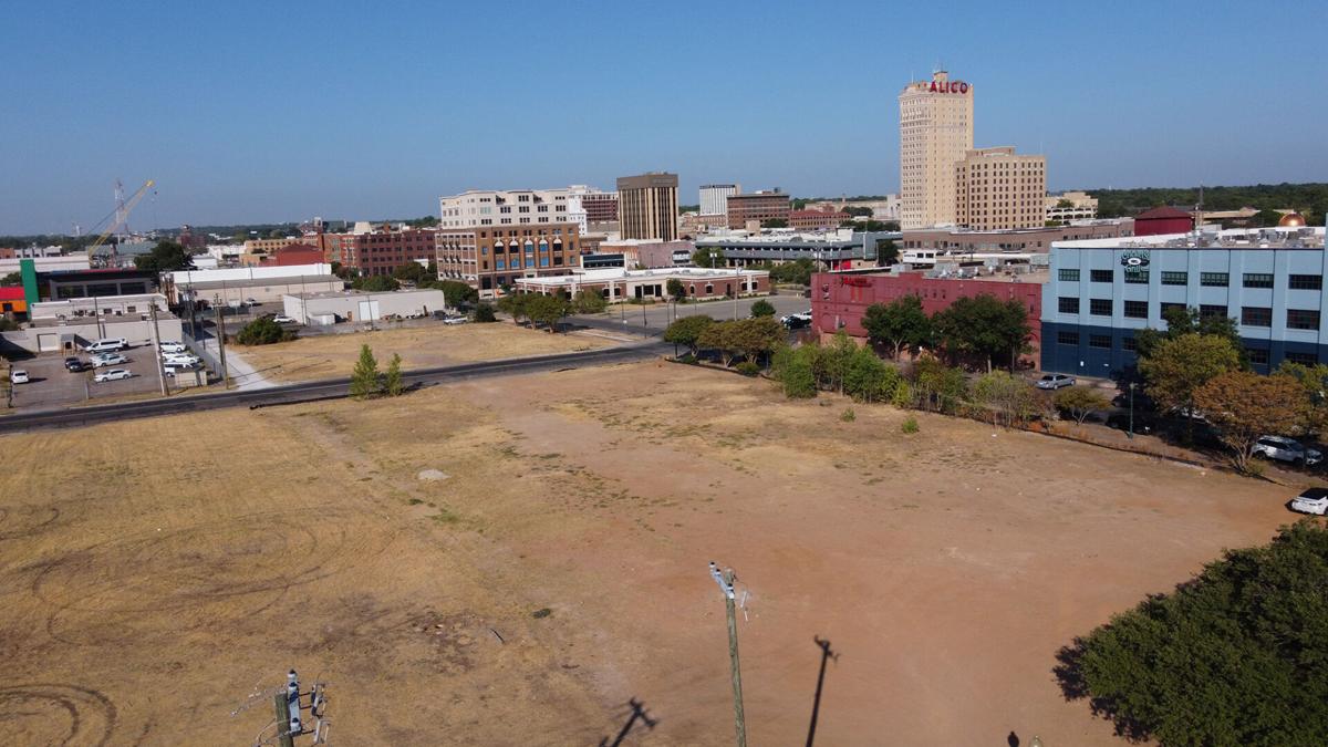 Mike Copeland HEB's new Wooded Acres look; Hyatt in downtown Waco
