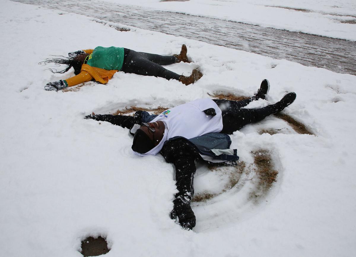 Waco gets heaviest snow in decades as schools, Cameron Park close