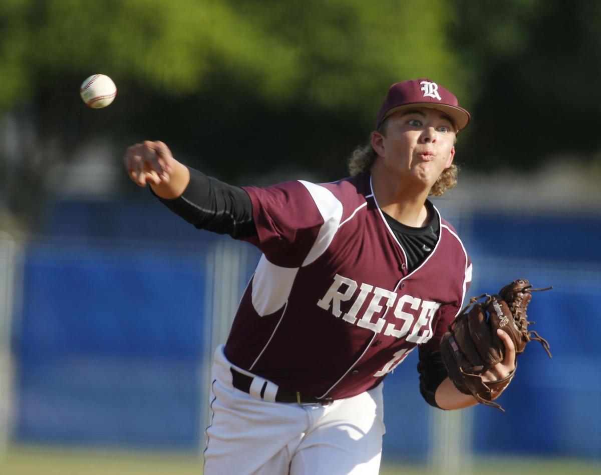 Riesel rises to occasion in 1st game, runs away from Crawford, 81 High School Sports