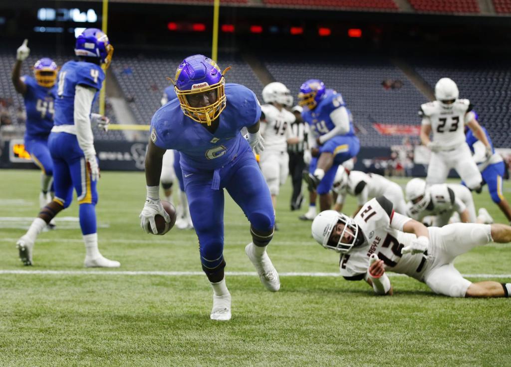 La Vega Emerges With 1st State Title After Wild 2nd Half 33 31