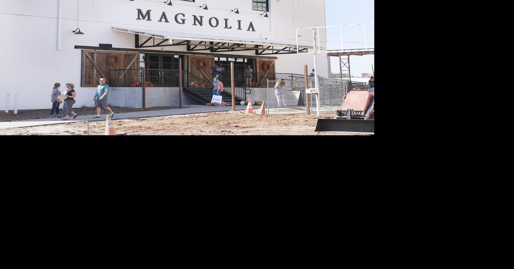 Surprise soft opening draws house-proud hordes to Magnolia Market