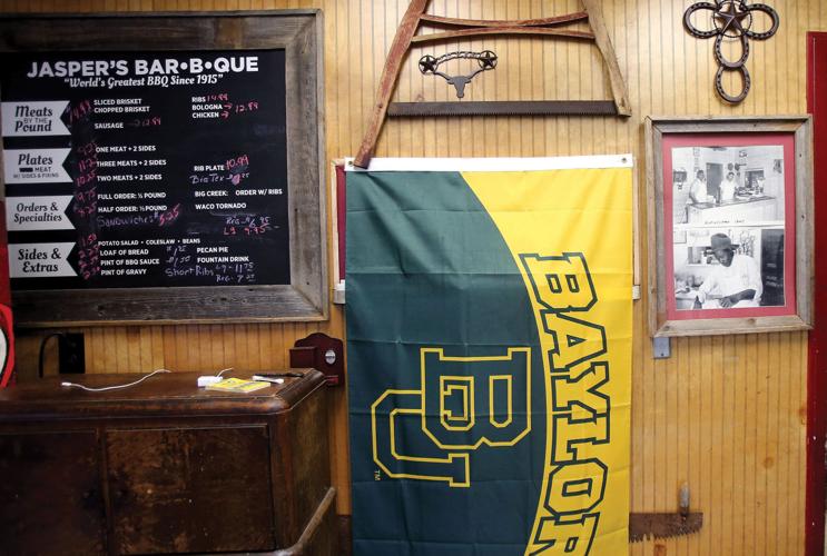 Jasper’s BarBQue maintains oldfashioned look, taste in Waco