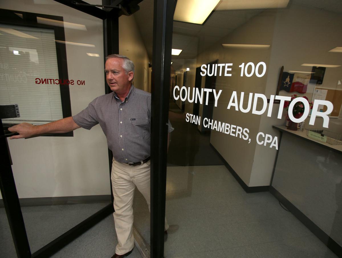 County auditor to resign, move back to East Texas