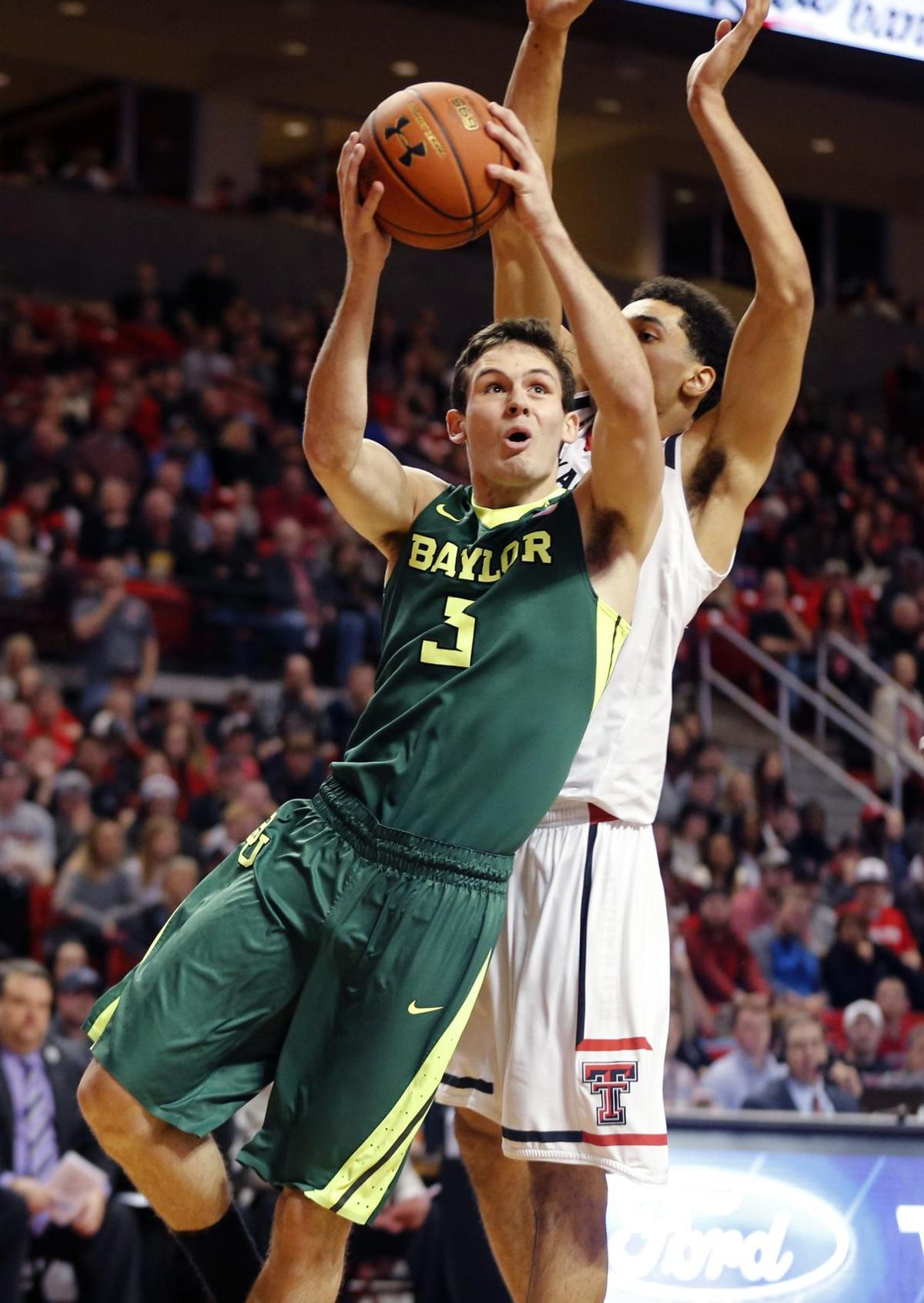 Lester Medford’s lastsecond 3pointer lifts No. 22 Baylor to 6360 win
