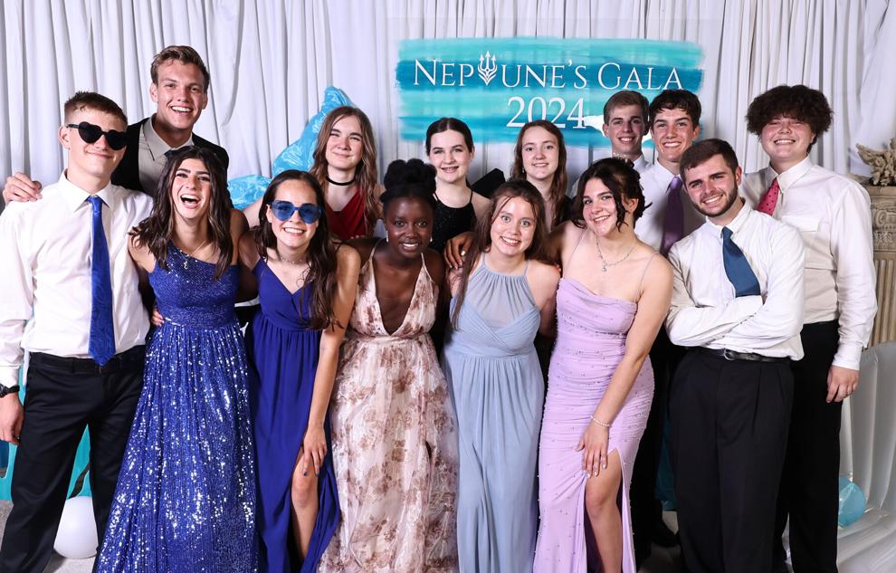 Growing Waco homeschool prom draws 250 from Central Texas