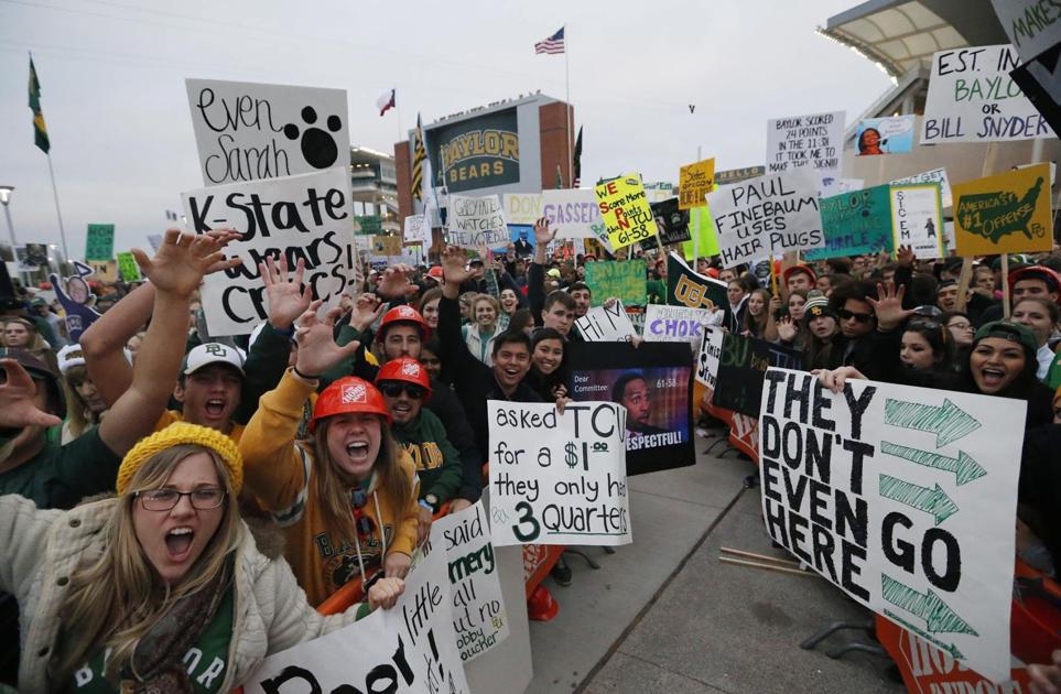 Baylor fans show spirit at “College GameDay” show Baylor Bears