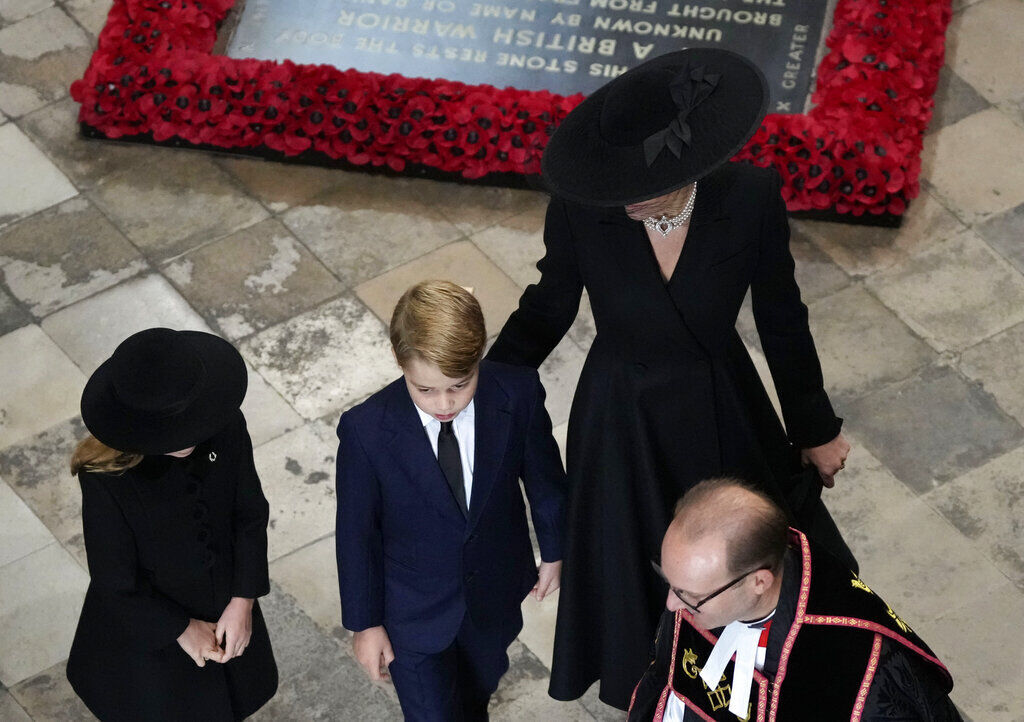 Photos: The funeral, final procession of Queen Elizabeth II