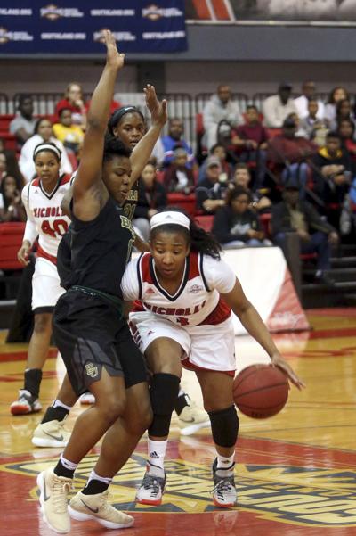 Happy homecoming: Louisiana natives Ursin, Brown spice up Lady Bear win | Baylor | wacotrib.com