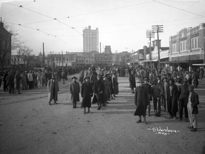 Gildersleeve book offers unparalleled glimpse of 'Waco's Photographer'