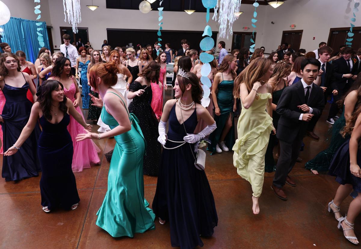 Growing Waco homeschool prom draws 250 from Central Texas