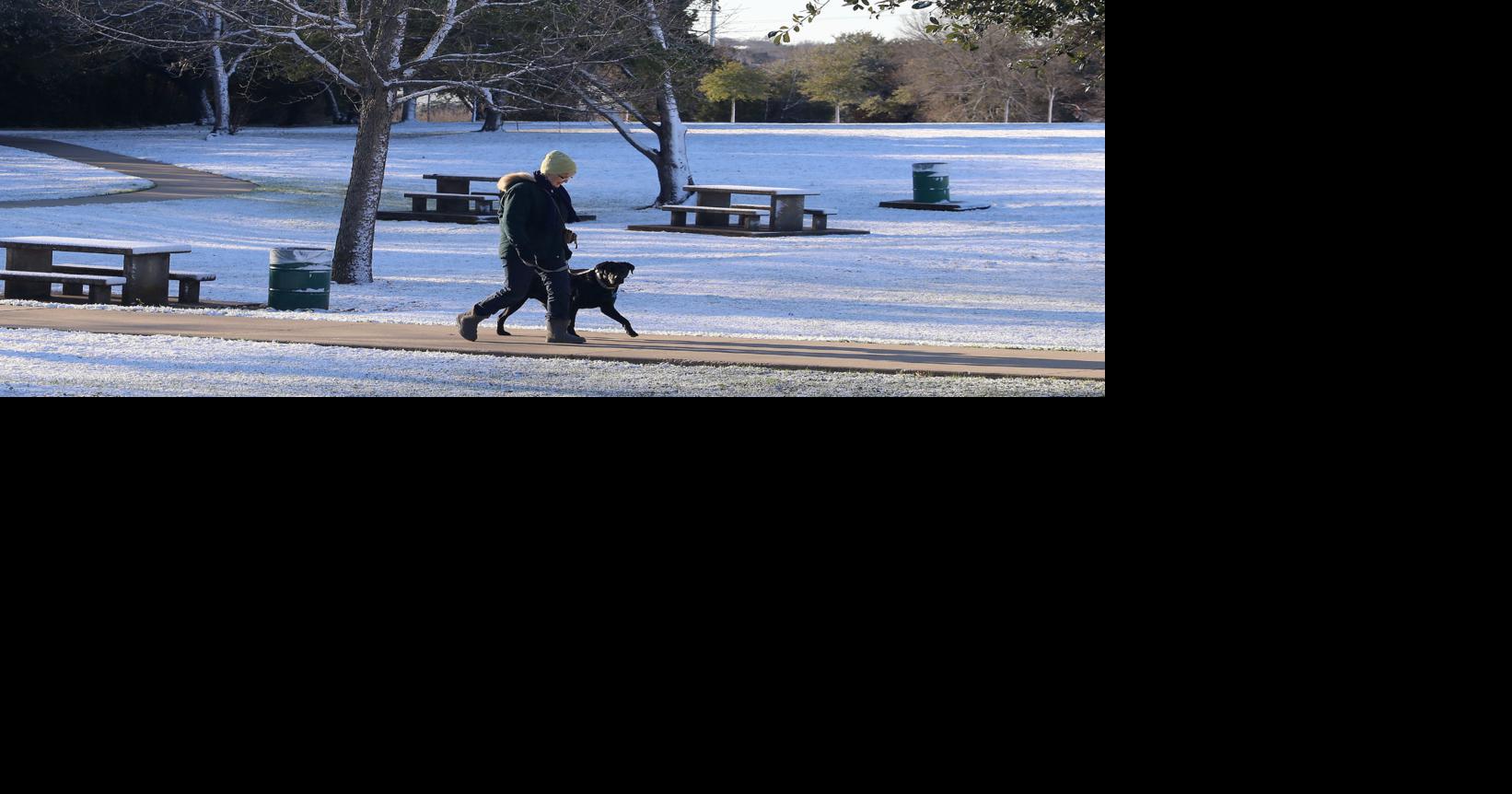 Some ISDs delay for icy weather; Waco gets first snow of 2020