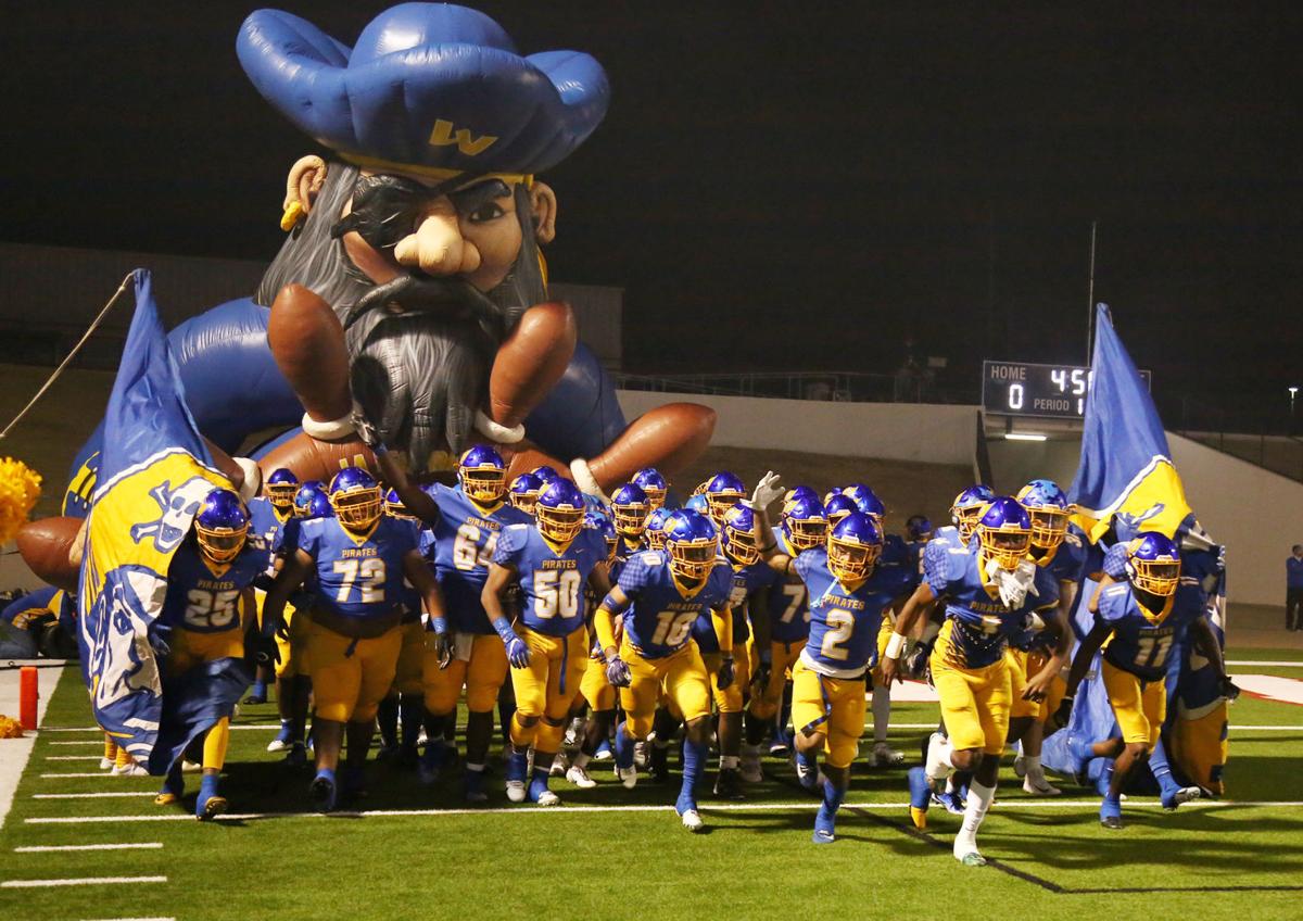 La Vega Subs In Calhoun For Season Opener High School Wacotrib Com