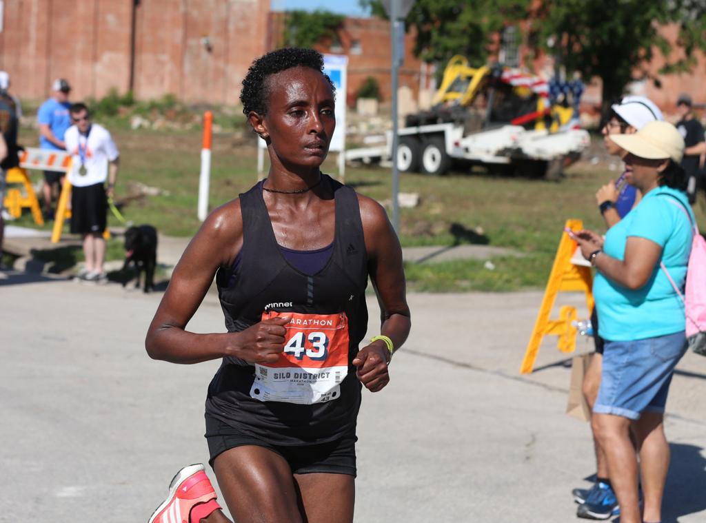 Keter Honors Grandfather S Olympic Legacy By Winning Silo Marathon Sports News Wacotrib Com Keter Honors Grandfather S Olympic Legacy By Winning Silo Marathon Sports News Wacotrib Com