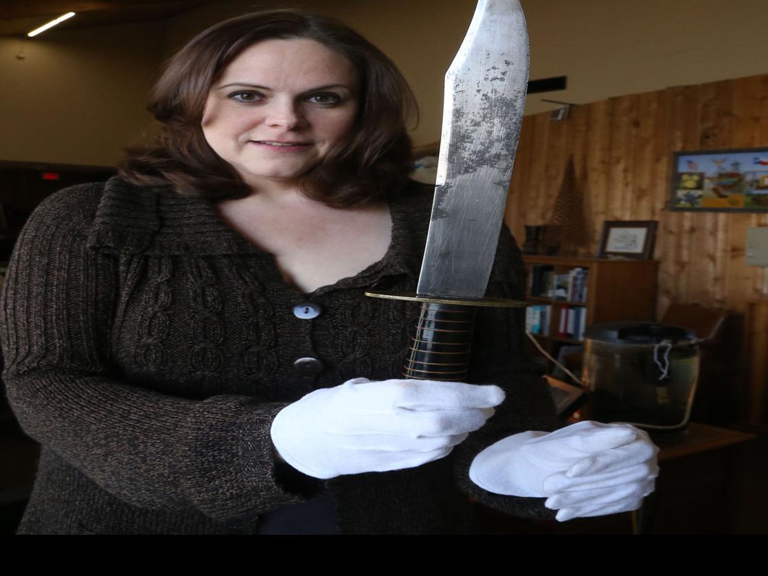 Knife Attributed To Jim Bowie S Brother Given To Ranger Museum Government Wacotrib Com