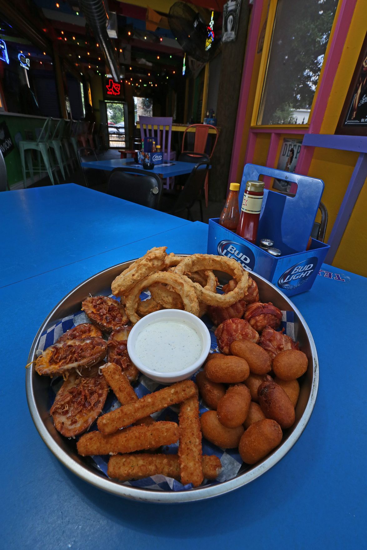 Salty Dog sports bar a fan’s haven in Waco Waco Today