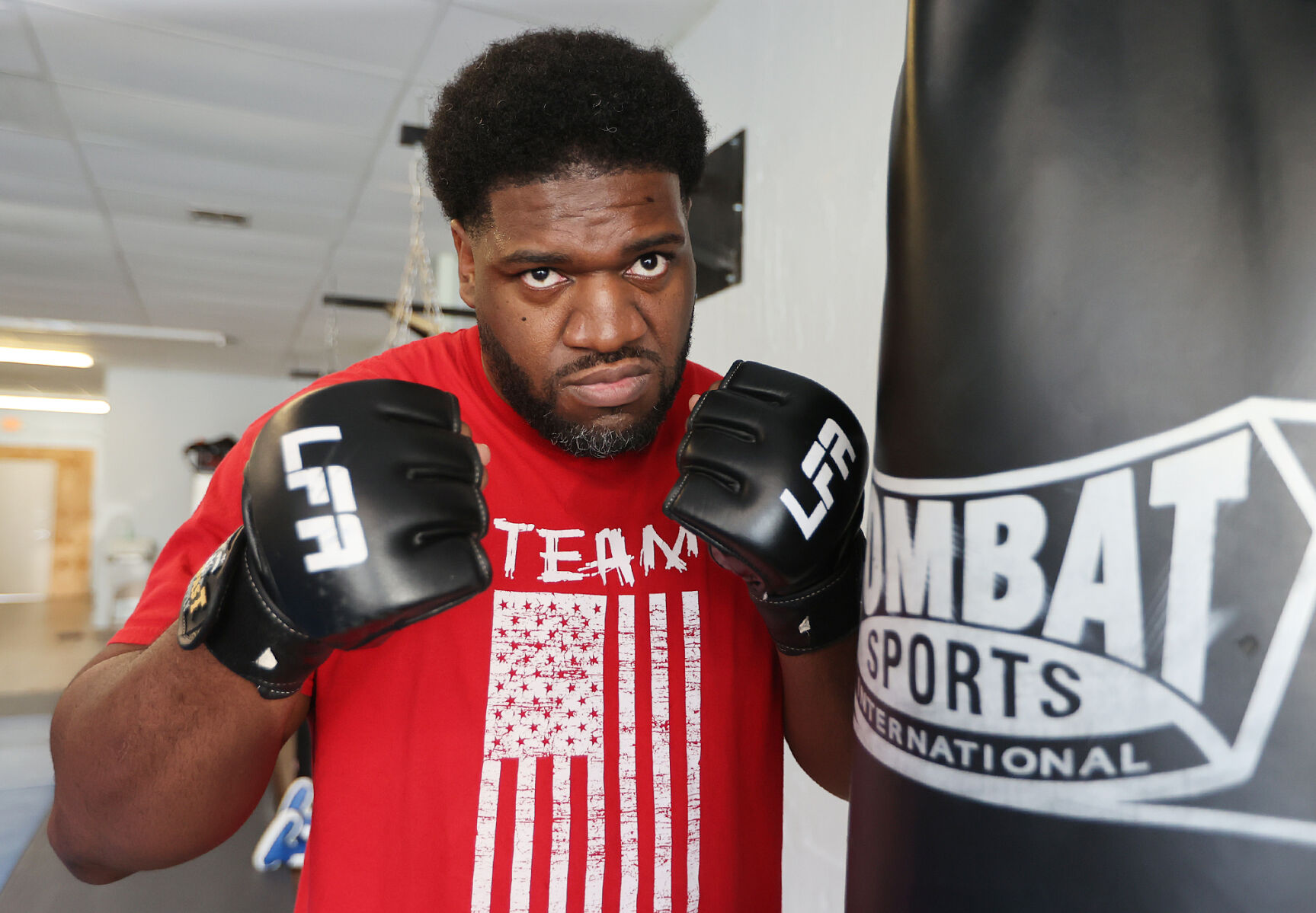 Waco-bred MMA fighter Vernon Lewis plans to put vise grip on heavyweight title pic