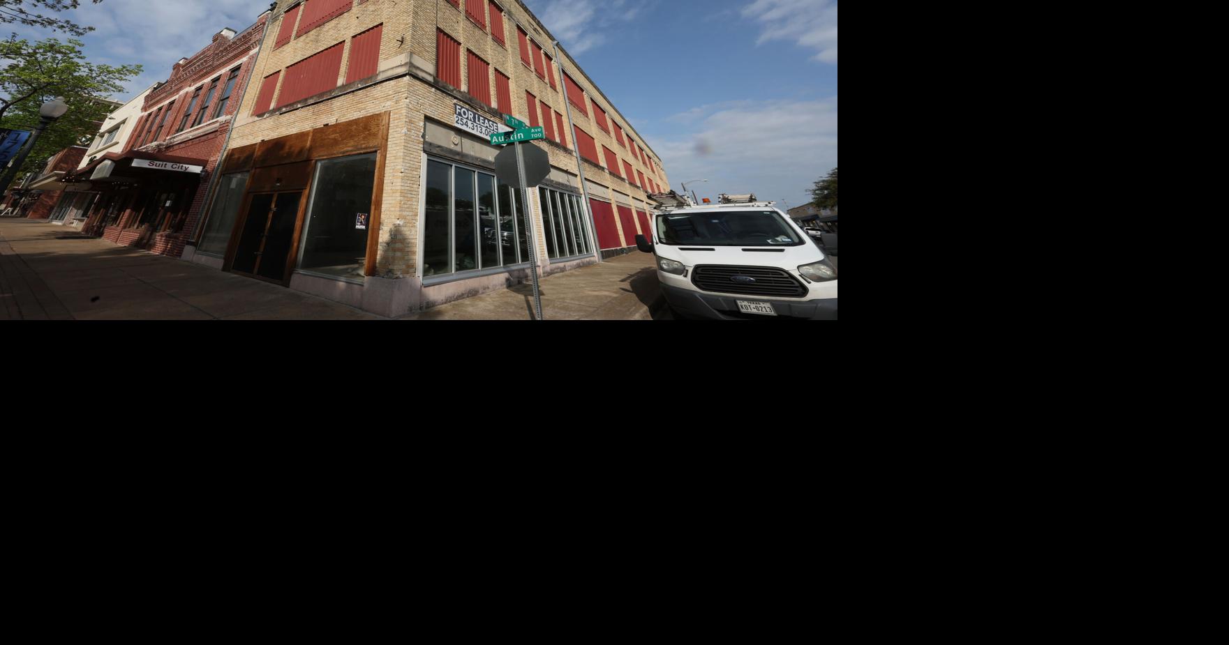 Long-vacant building at 7th, Austin being gutted