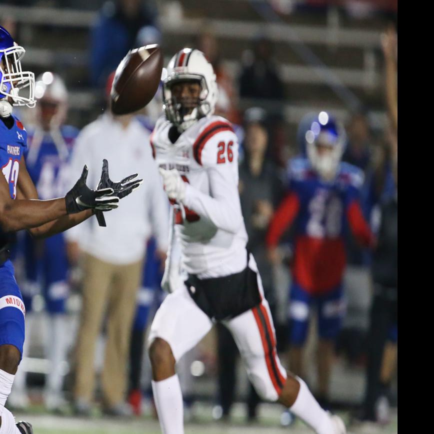 Midway Uses Big 4th Quarter To Sink Tyler Lee 35 7 High School