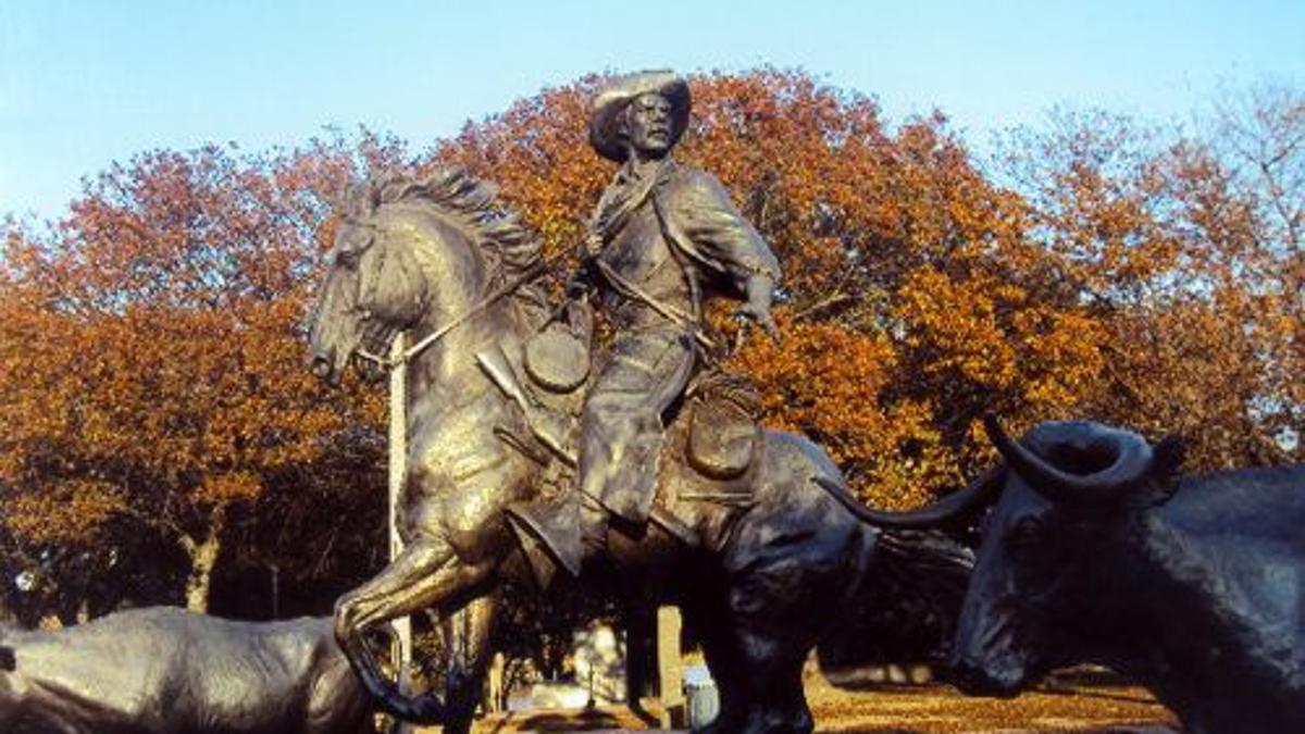 Portals To The Past Cattle Drive Statues A Grand Display Waco Today Wacotrib Com Portals To The Past Cattle Drive Statues A Grand Display Waco Today Wacotrib Com
